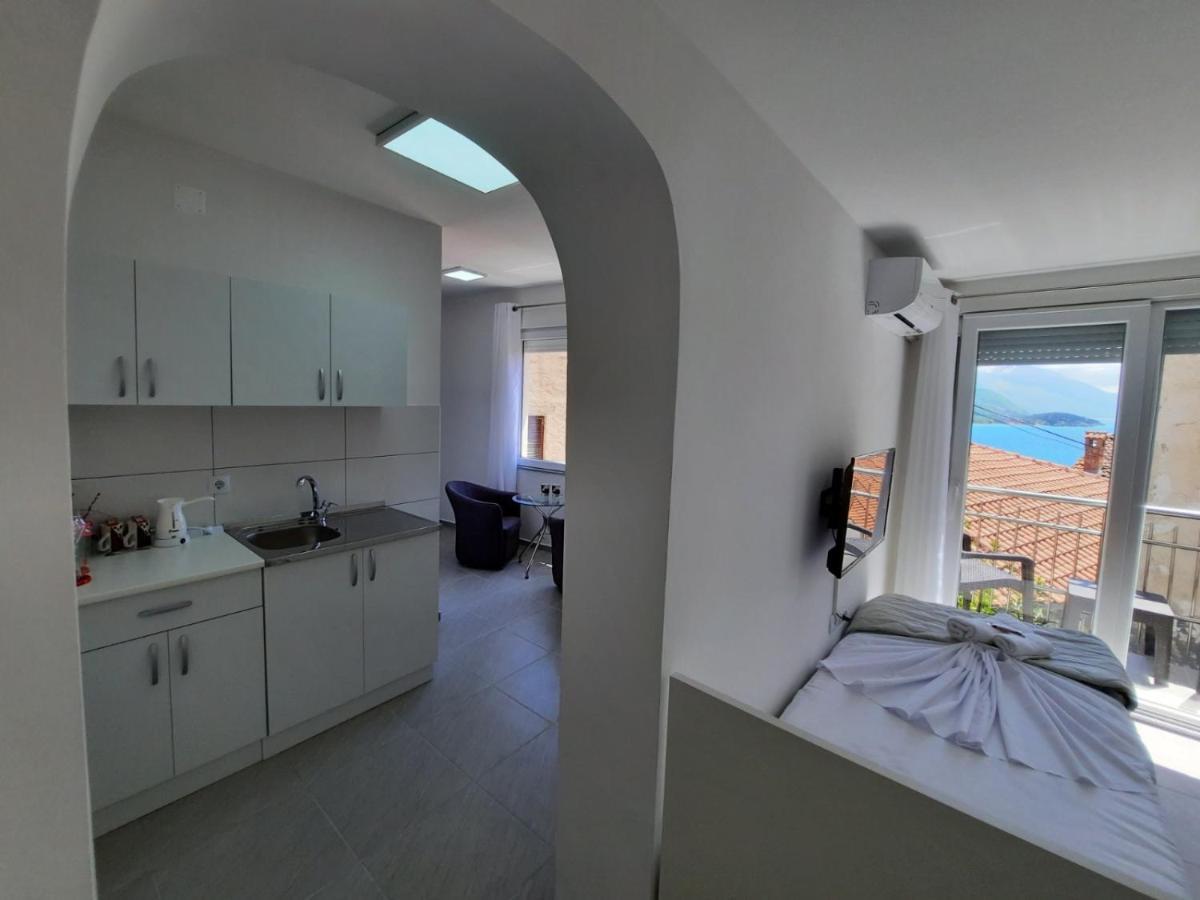 Redex Apartments Ohrid Ngoại thất bức ảnh